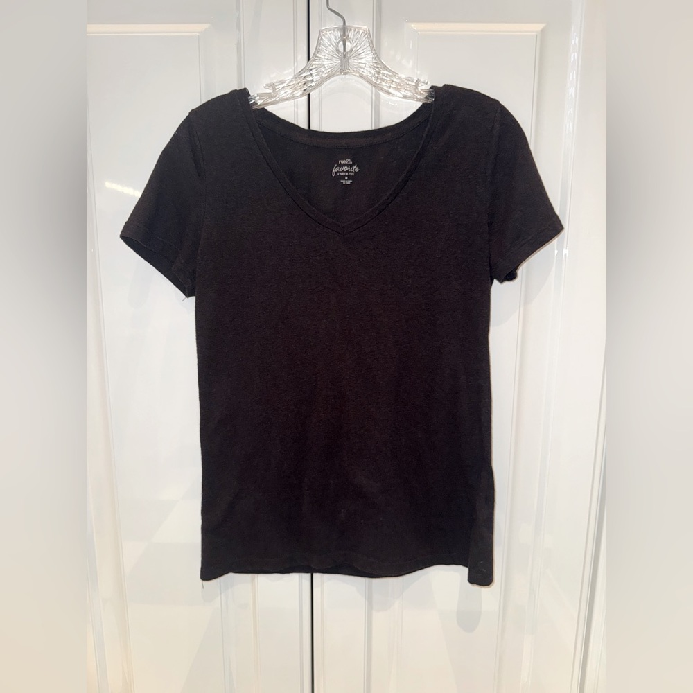 Rue21 Black V-neck Tee